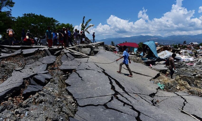 Gempa Bumi : Penyebab,Jenis Dan Cara Pencegahan